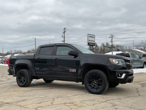 Used 2017 Chevrolet Colorado Z71 w/ Z71 Midnight Edition image 2
