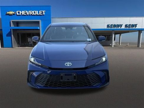 Used 2025 Toyota Camry SE FWD image 7