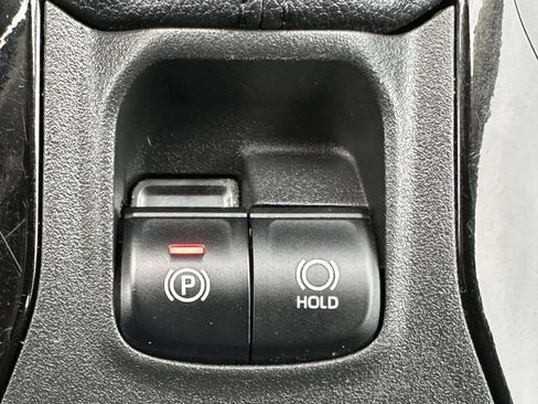 Used 2022 Toyota Corolla LE image 31