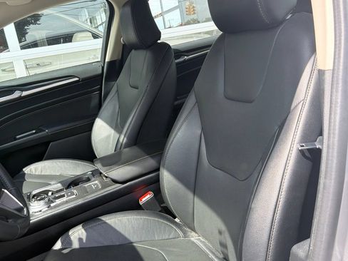 Used 2020 Ford Fusion Titanium FWD image 5