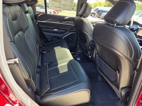 New 2026 Jeep Grand Cherokee Limited w/ Luxury Tech Group II image 24