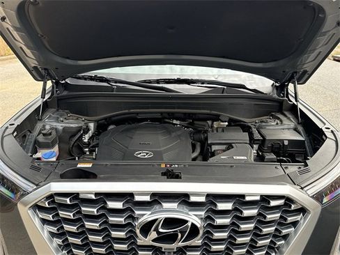 Used 2022 Hyundai Palisade Limited w/ Winter Package image 18