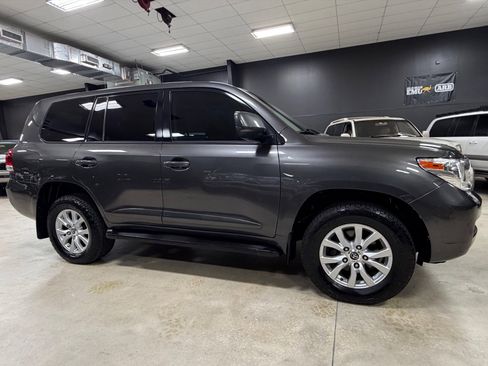 Used 2009 Toyota Land Cruiser image 6
