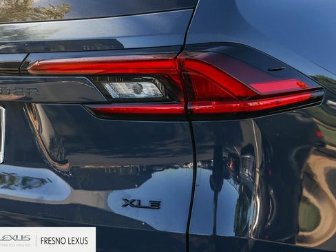 Used 2025 Toyota Grand Highlander AWD image 7