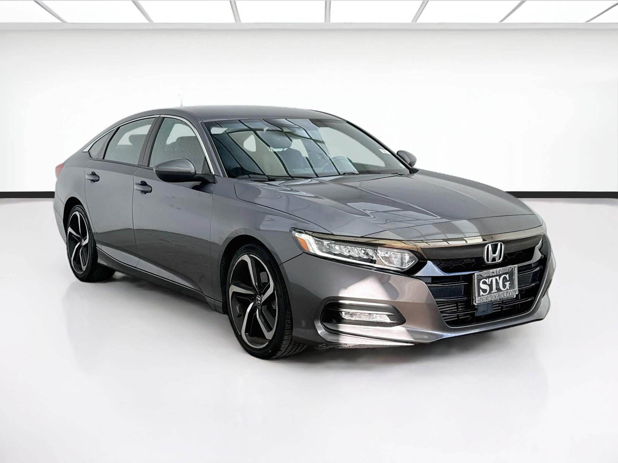 Used 2019 Honda Accord Sport image 3