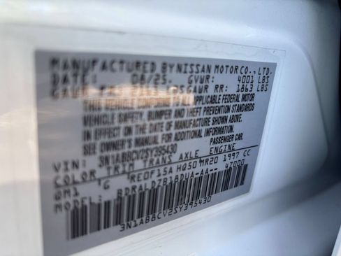 Used 2025 Nissan Sentra SV FWD image 29