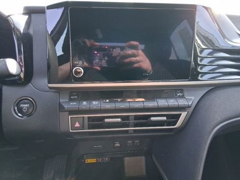 Used 2025 Toyota Camry LE FWD image 22