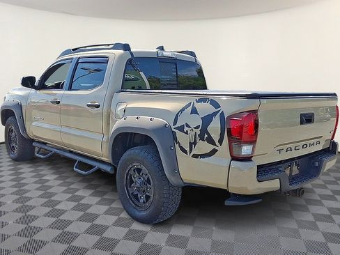 Used 2018 Toyota Tacoma TRD Sport RWD image 6