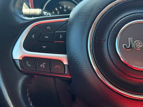 Used 2019 Jeep Compass Trailhawk AWD/4WD image 18