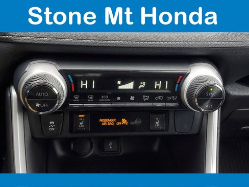 Used 2022 Toyota RAV4 XLE image 28