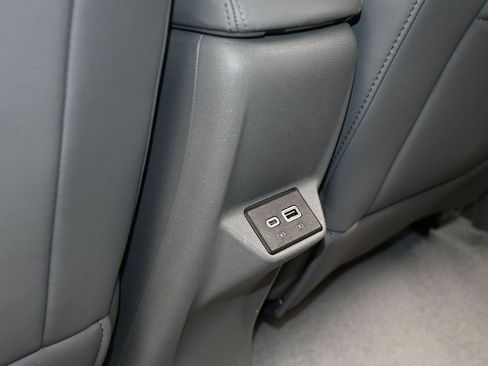 Used 2023 Chevrolet Bolt EUV Premier image 45