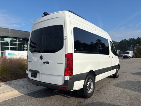 Used 2024 Mercedes-Benz Sprinter 2500 image 3