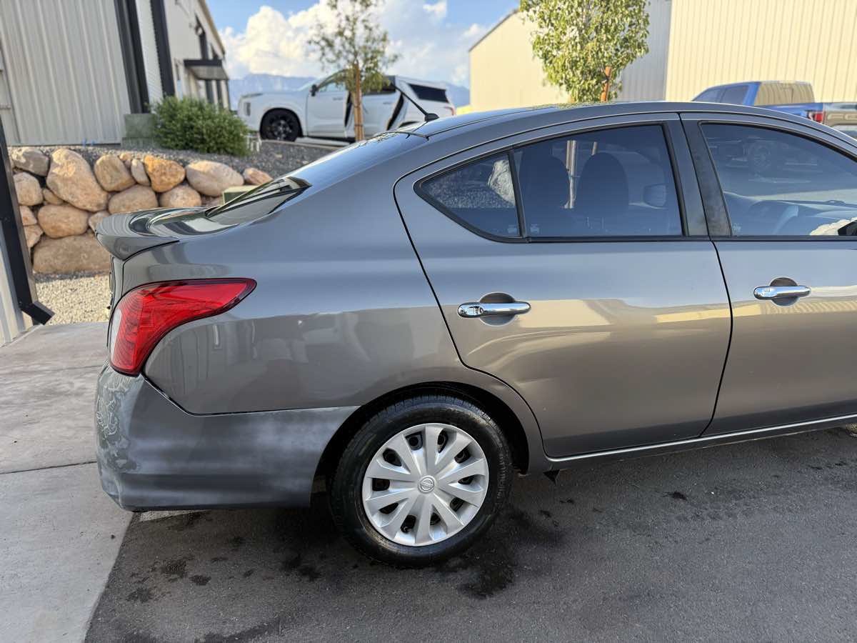 Used 2016 Nissan Versa SV FWD image 10