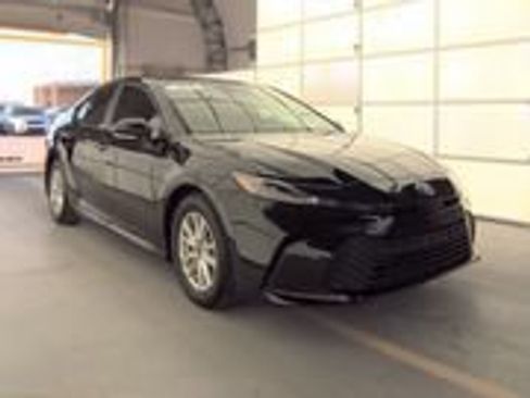 Used 2025 Toyota Camry LE w/ Convenience Package FWD image 3