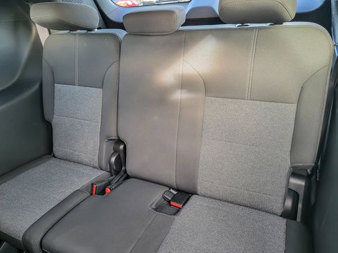 Used 2025 GMC Acadia Elevation image 9