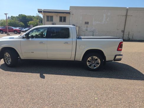 Used 2019 RAM 1500 Limited AWD/4WD image 9