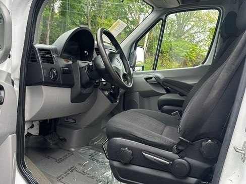 Used 2017 Mercedes-Benz Sprinter 2500 image 9