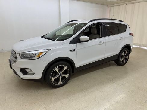 Used 2018 Ford Escape SEL FWD image 1