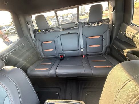 Used 2024 GMC Sierra 1500 AT4 w/ Technology Package image 8