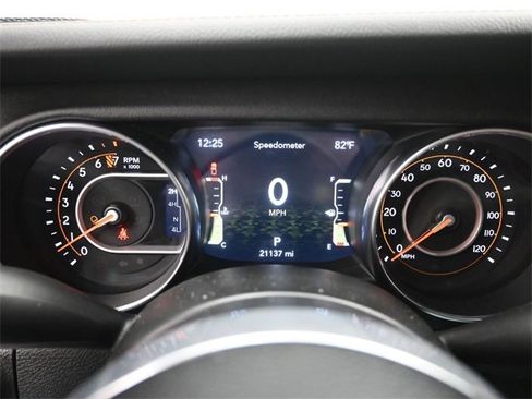 Used 2023 Jeep Gladiator Overland image 32