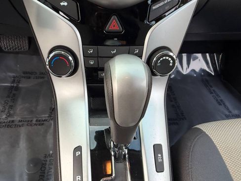 Used 2015 Chevrolet Cruze LS FWD image 20
