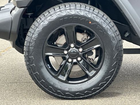 Used 2022 Jeep Wrangler Unlimited Sport AWD/4WD image 31