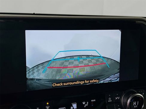 Certified 2023 Toyota Highlander Bronze Edition image 13