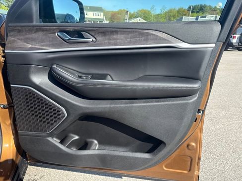 New 2026 Jeep Grand Cherokee Limited AWD/4WD image 32