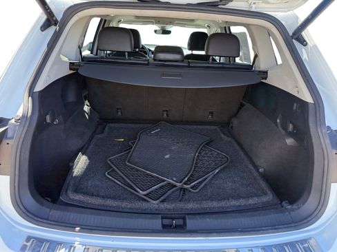 Used 2022 Volkswagen Tiguan SE w/ Panoramic Sunroof Package AWD/4WD image 17