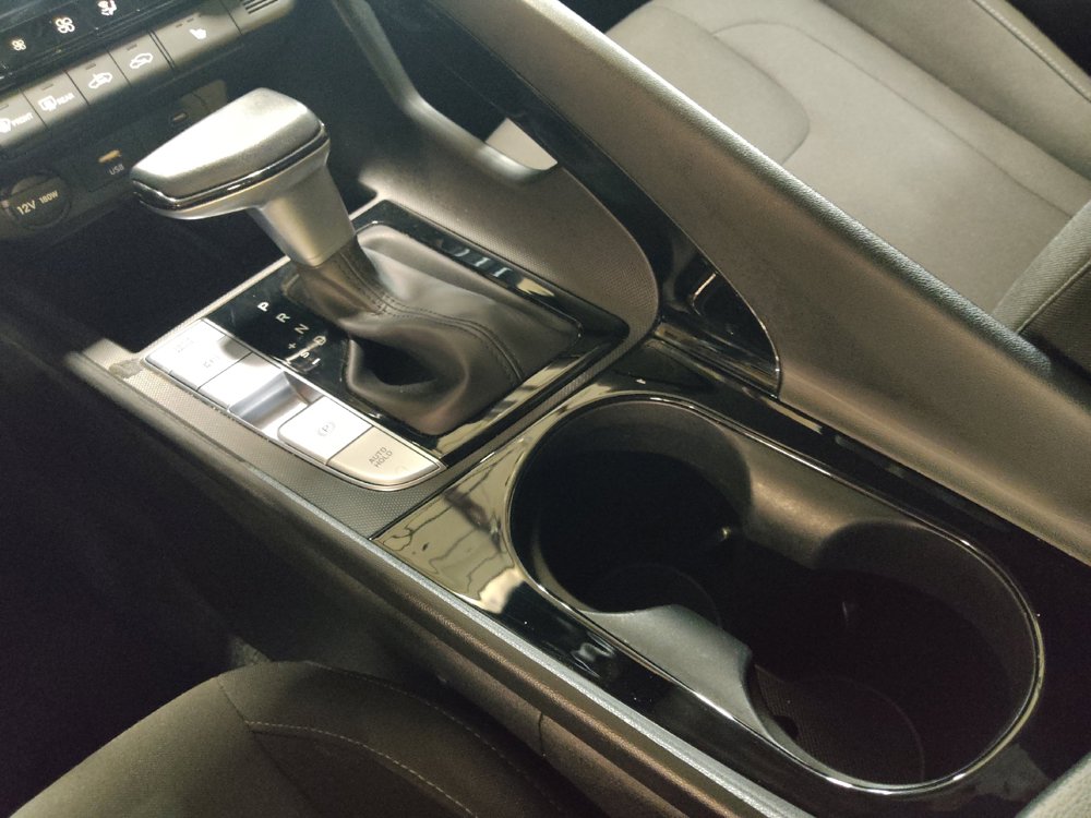 Used 2025 Hyundai Elantra SEL FWD image 26