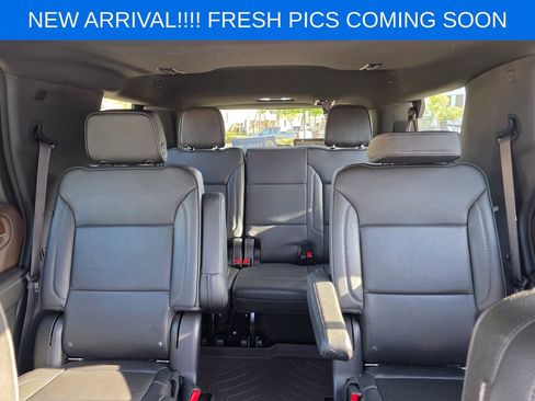 Used 2022 GMC Yukon Denali w/ Denali Premium Package image 13