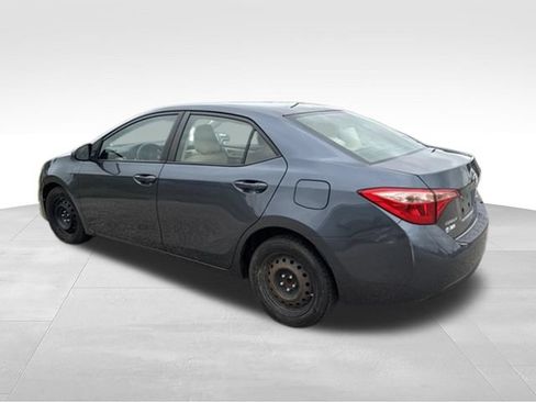 Used 2018 Toyota Corolla LE FWD image 16