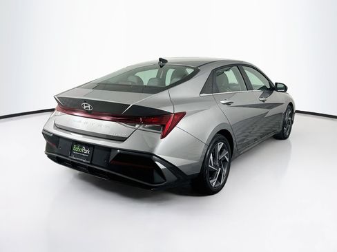 Used 2024 Hyundai Elantra Limited FWD image 9
