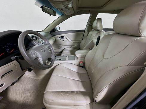 Used 2011 Toyota Camry LE w/ LE Extra-Value Pkg image 13