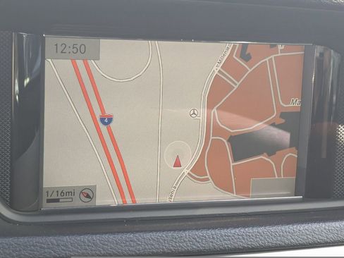 Used 2013 Mercedes-Benz E 400 Sport Sedan image 9