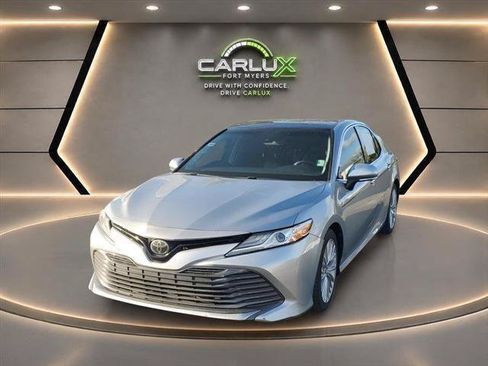 Used 2019 Toyota Camry XLE FWD image 1