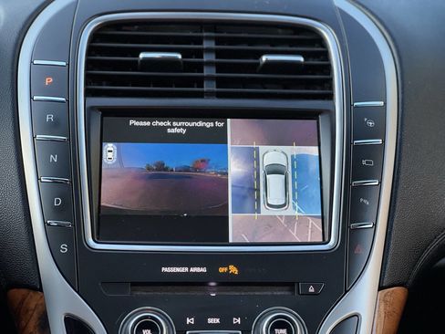 Used 2017 Lincoln MKX Reserve w/ Driver Assistance Package image 28