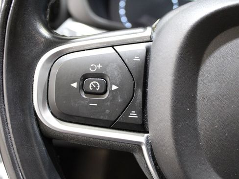 Used 2018 Volvo XC60 T6 Momentum w/ Convenience Package AWD/4WD image 25