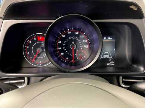 Used 2022 Hyundai Elantra SE FWD image 13