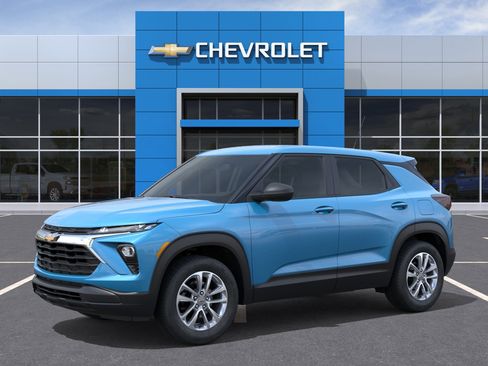 New 2026 Chevrolet TrailBlazer LS FWD image 2