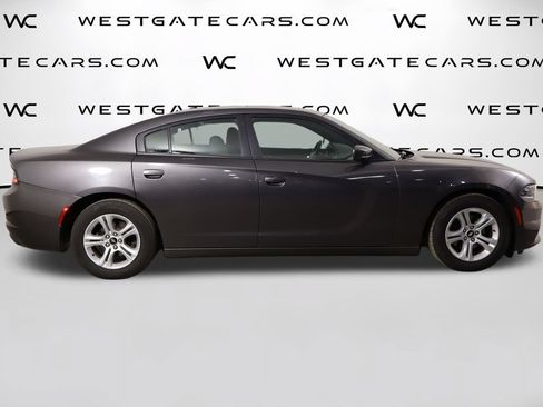 Used 2019 Dodge Charger SXT RWD image 41