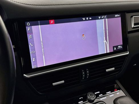 Certified 2020 Porsche Cayenne Turbo AWD/4WD image 19