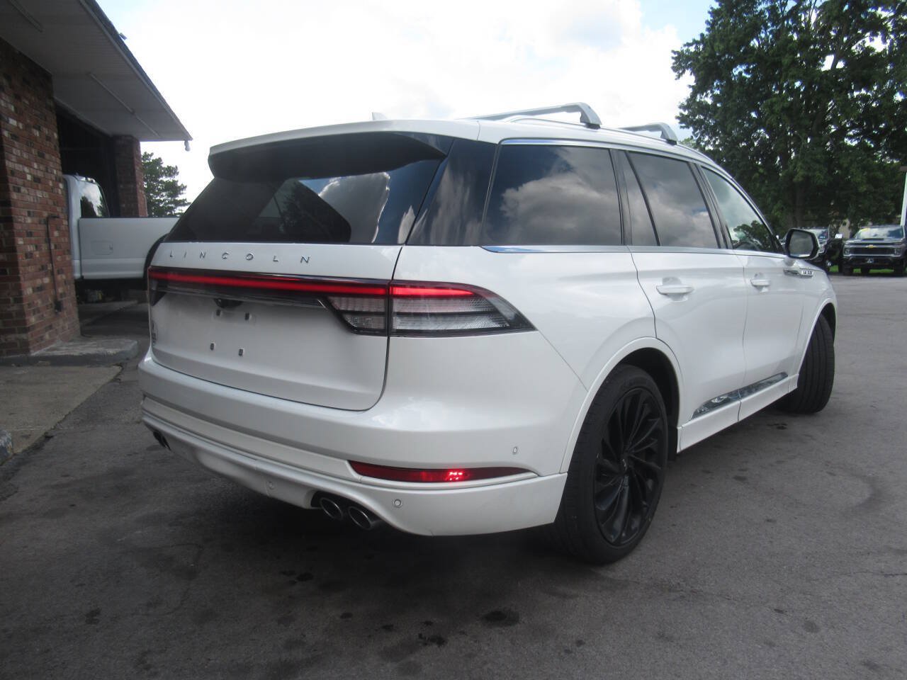 Used 2021 Lincoln Aviator Reserve AWD/4WD image 15
