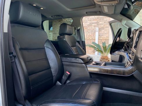 Used 2016 GMC Sierra 2500 Denali w/ Duramax Plus Package image 18