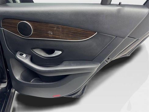 Used 2020 Mercedes-Benz GLC 300 image 38