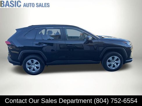 Used 2021 Toyota RAV4 LE image 6
