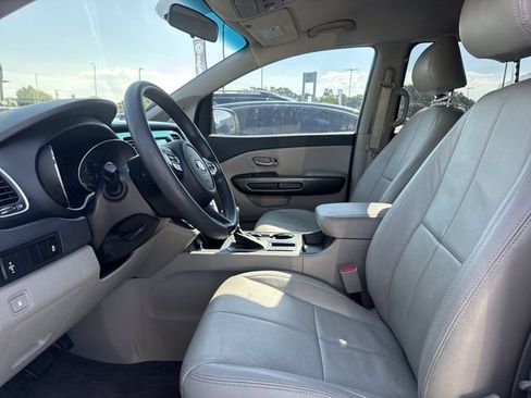 Used 2021 Kia Sedona LX FWD image 12