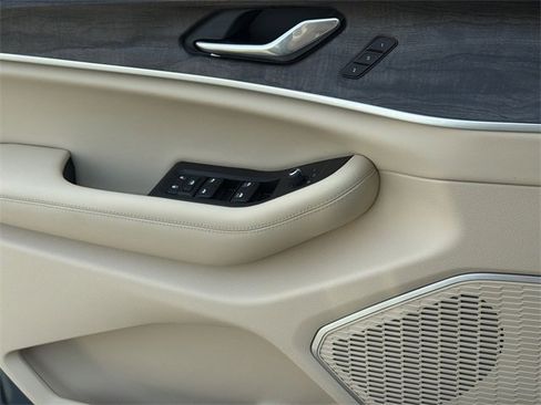 New 2026 Jeep Grand Cherokee L Limited image 32