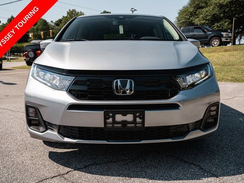 Used 2025 Honda Odyssey Touring image 2