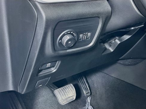 Used 2023 Jeep Grand Cherokee L Limited w/ Black Appearance Package AWD/4WD image 10